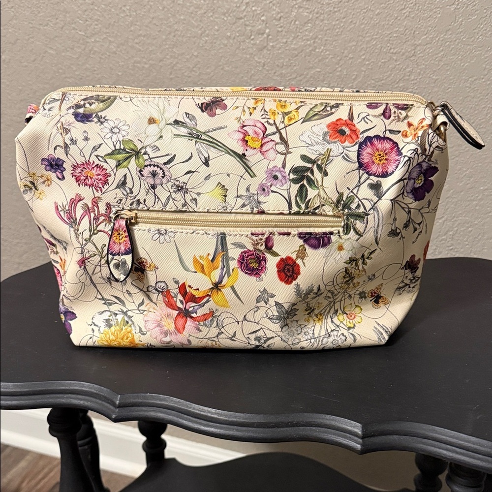 New Directions Cream Floral Cosmetic Bag